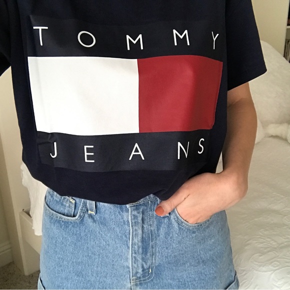 Tommy Hilfiger Tops - Tommy Hilfiger T-shirt